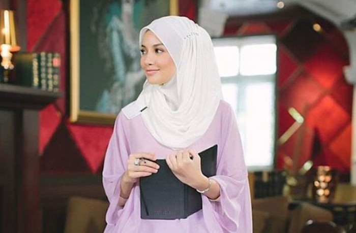 Neelofa Derma RM10,000 Untuk Siapkan Rumah Keluarga Miskin